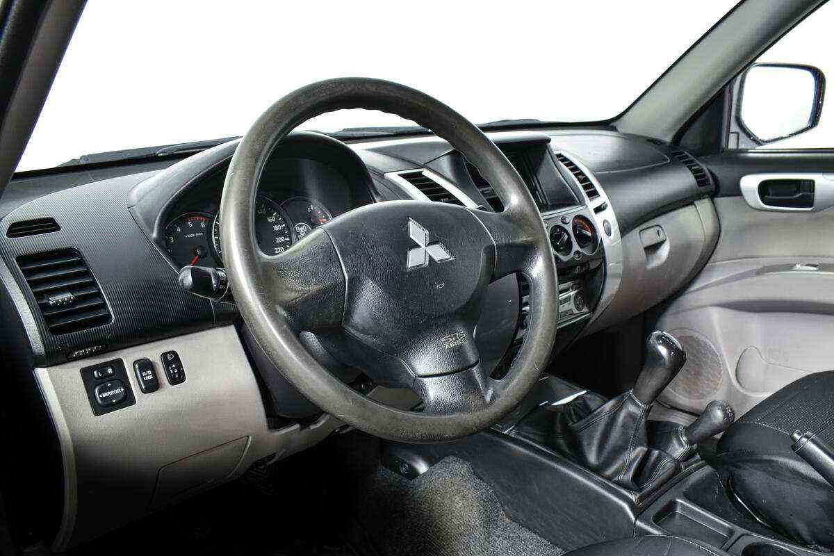 Купить Б/У Mitsubishi Pajero Sport МКПП 2010 с пробегом 91 053 км -  автосалон Урус Эксперт