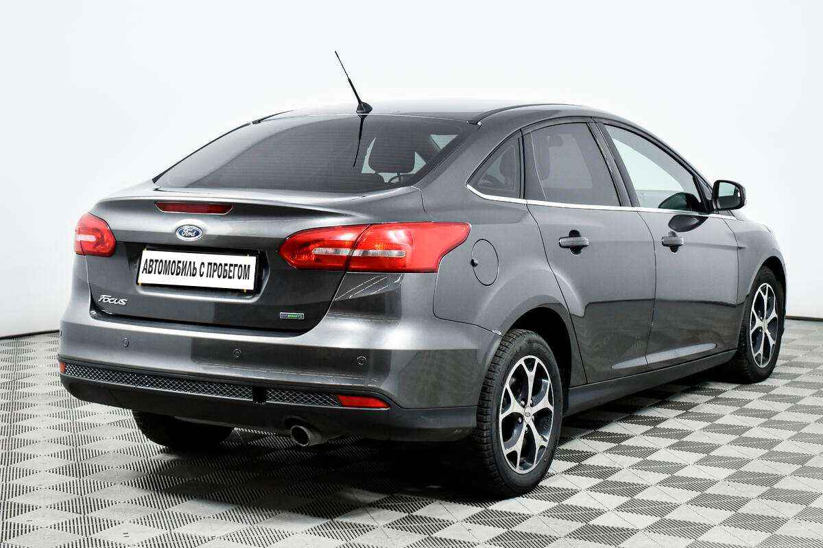 66 300. Ford Focus III Рестайлинг седан зад.